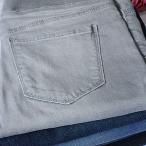 Old Navy Rockstar Mid-Rise Jeans Size 10